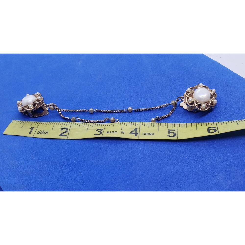 Vintage Sweater Clips Collar Jacket Faux Pearl Gold Tone Double Chain Pat Pend - Picture 9 of 9